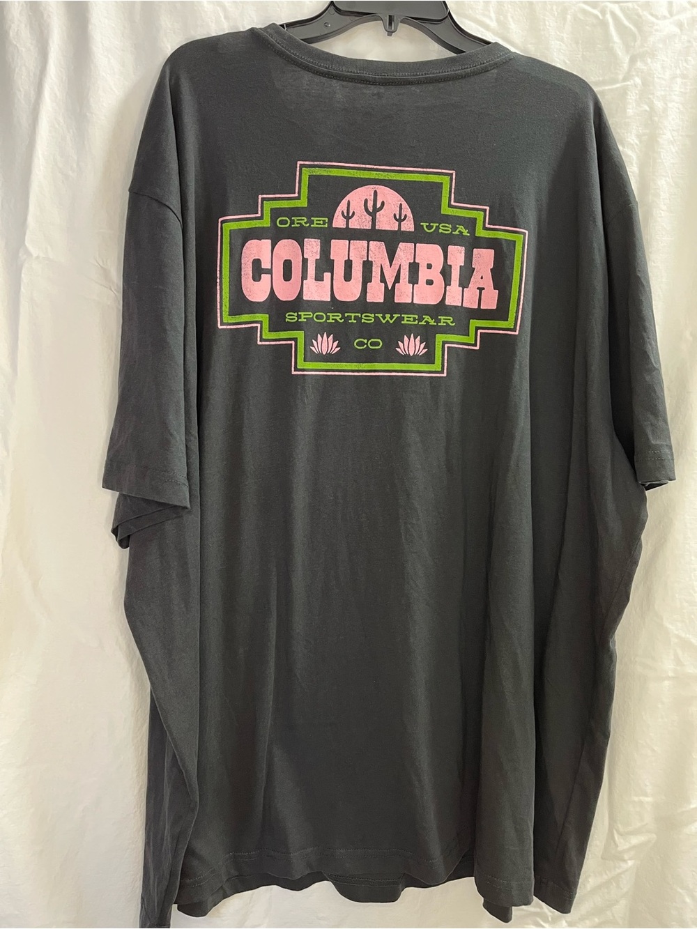 Men’s Columbia Soft Black Short-Sleeve Tee with Pink & Green Logo NWT Sz. 3x